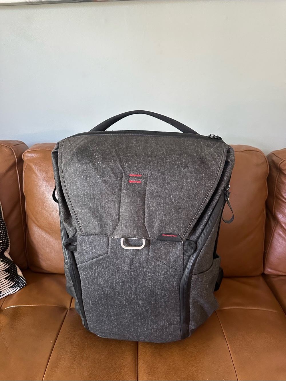 PEAK DESIGN THE EVERYDAY BACKPACK 30L CHARCOAL GREY RUCKSACK MAGLATCH ULTRAZIPS